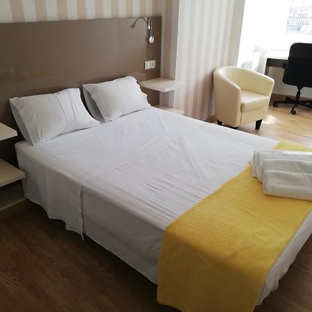 Residencia Compostela Bed & Breakfast Santiago de Compostela Bagian luar foto